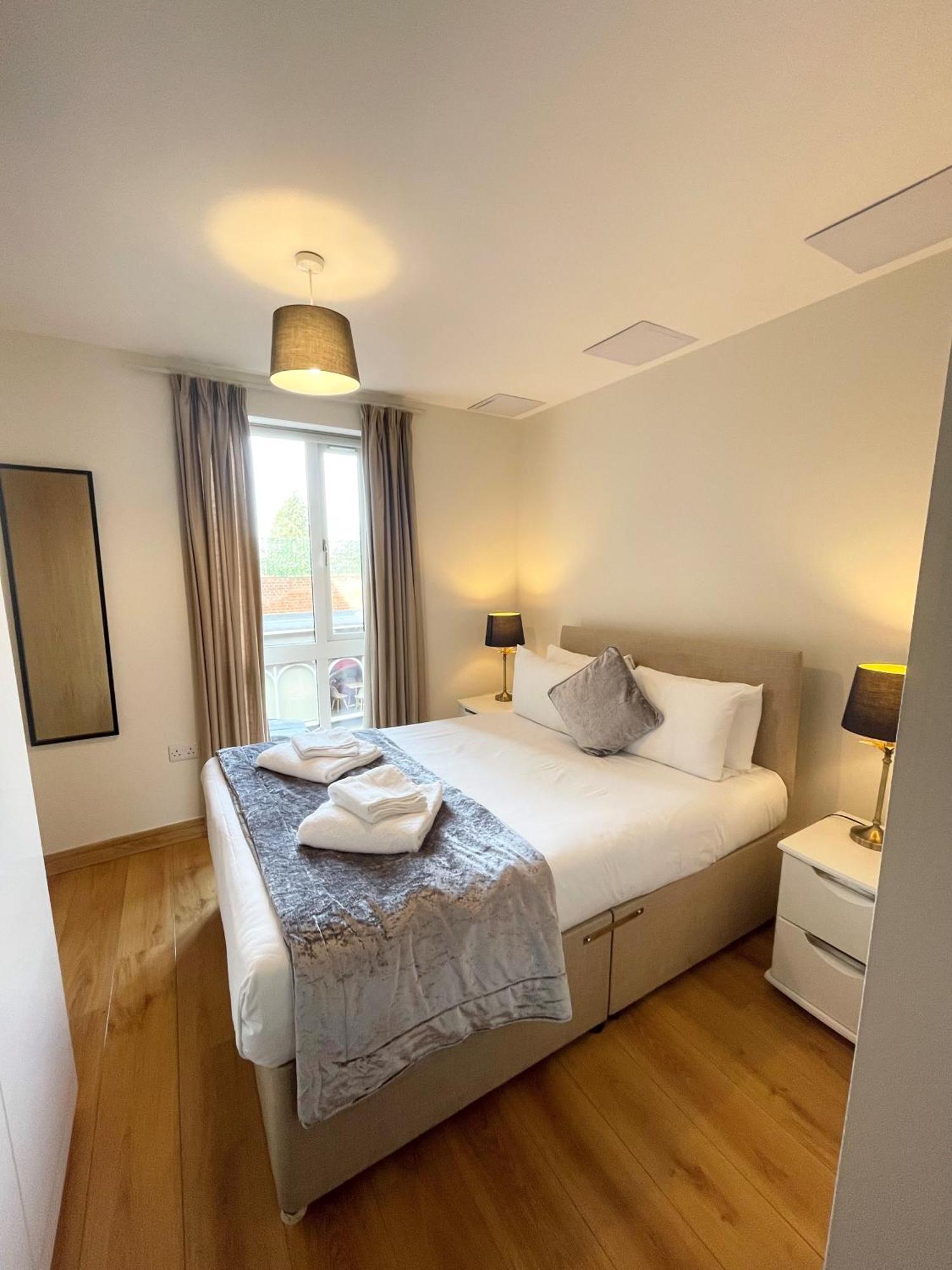 Blue Sky Apartments@Guildford Town Centre Dış mekan fotoğraf