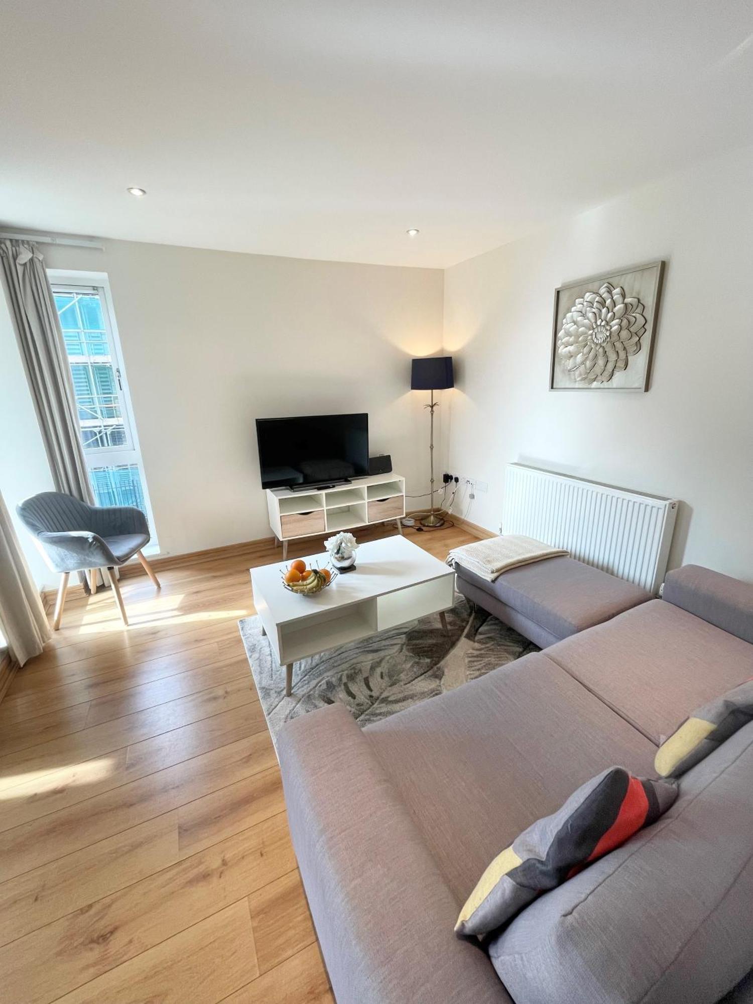 Blue Sky Apartments@Guildford Town Centre Dış mekan fotoğraf